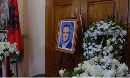 Mbahen homazhet në Kuvend për ish-deputetin, Gerti Bogdani