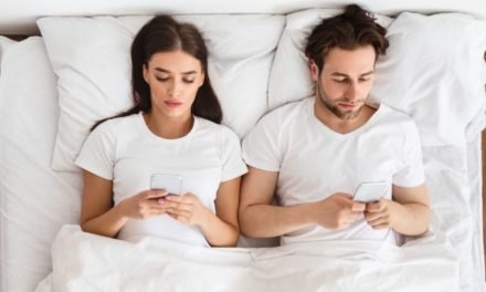 4 shenja të qarta që tregojnë se partneri juaj po largohet