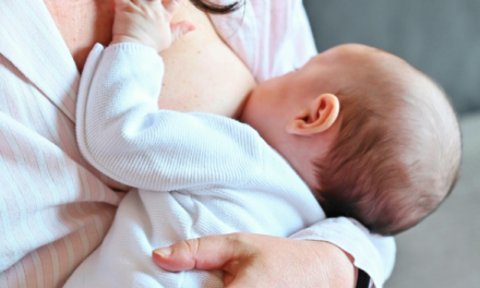 Ushqyerja me gji është e sigurt për gratë që kanë pasur kancer të gjirit