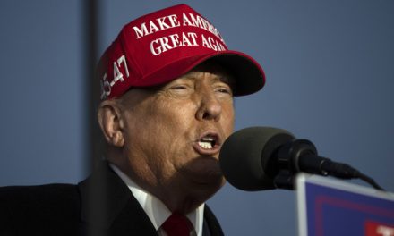 Trump: “Vetëm presidentët seriozë pushkatohen”