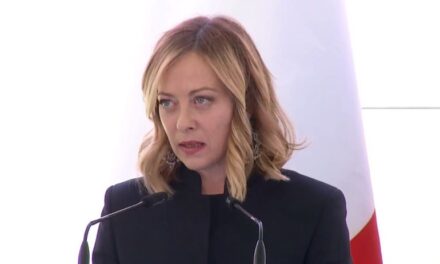 “Italia, model për luftën ndaj emigracionit të paligjshëm”- Meloni: Qendrat në Shqipëri u hapën