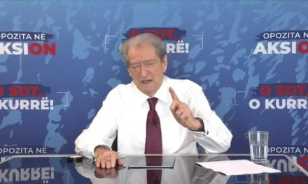 Berisha flet nga ‘arresti shtëpiak’ një ditë para protestës: Fillojmë mosbindjen civile!