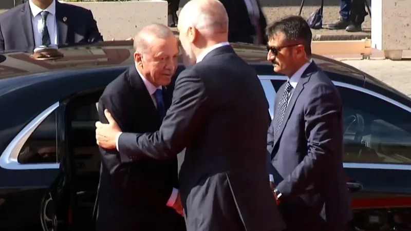 Presidenti turk Erdogan mbërrin në Kryeministri, takohet me Ramën