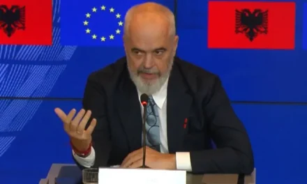 Rama: Nuk duam që Shqipëria të marrë çantat e të vijë në Bruksel, duam të ndërtojmë BE tek ne
