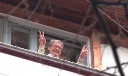 “Iu pre bileta për në gjyq”, Çupi: Ndaj Berishës ka akuza të tmerrshme, vrasjet janë në seri