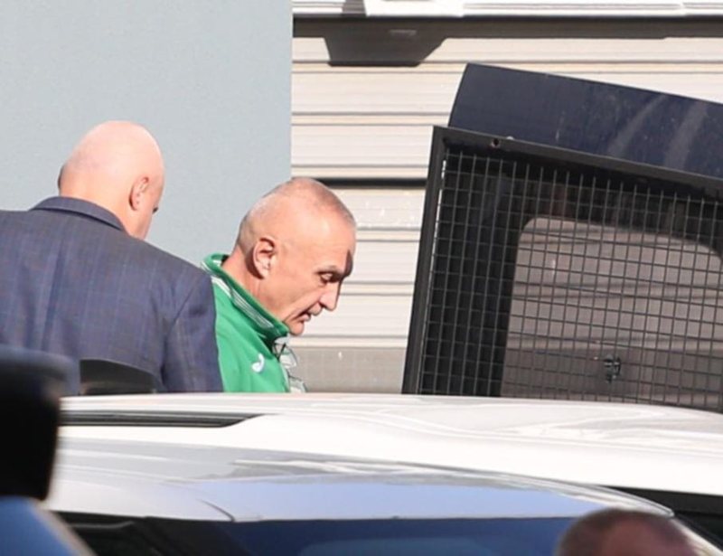 Policia detaje nga arrestimin e Ilir Metës: Kundërshtoi dhe ofendoi efektivët, u shoqërua me forcë