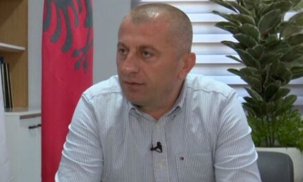 SPAK merr të pandehur kryebashkiakun e Devollit, Eduart Duro, akuzohet për shpërdorim detyre