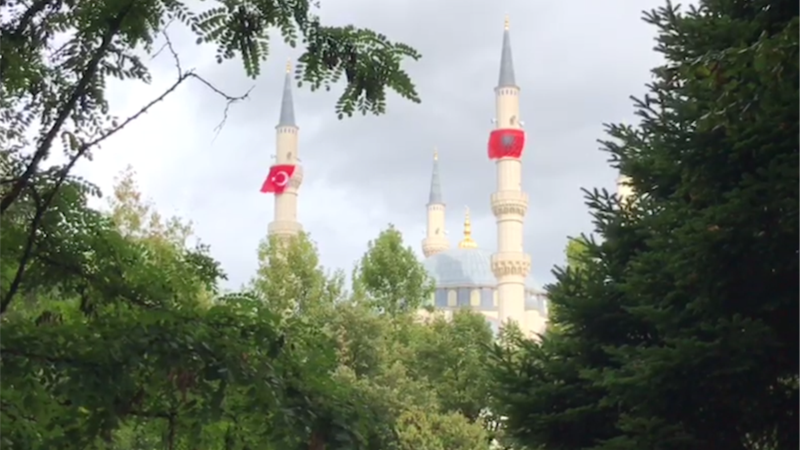 Përurimi i Xhamisë së Namazgjasë dhe kundërshtitë rreth saj – Skënder Bruçaj: Ka ndodhur një ndërhyrje e egër nga faktorë të jashtëm