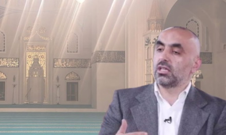 “Imami mund të jetë edhe kinez” – Teologu: Edhe në pushtimin osman, ligjërimi në xhami ka qenë në gjuhën shqipe