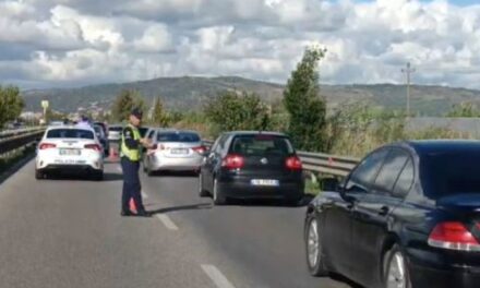 Aksident në autostradën Fier-Lushnjë, përplasen dy automjete! Lëndohet një person
