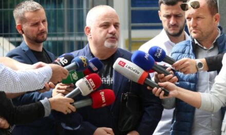 “21 janari”/ “Qëlloni mbi turmën”, Artan Hoxha del nga SPAK: Kaseta e komunikimit mes gardistëve, e ftohtë! Do të ishte bërë masakër nëse…