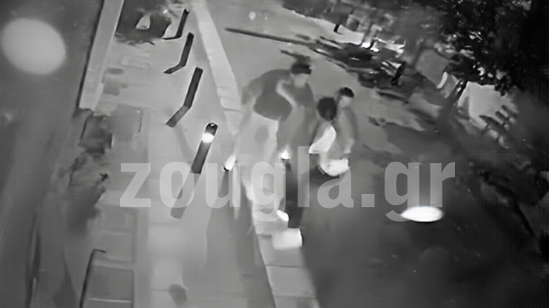 Momenti kur dy vëllezërit shqiptarë vrasin kushëririn e tyre 28-vjeçar në Athinë