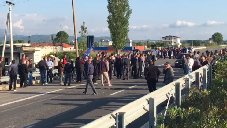 Protesta/ Opozita bllokon nesër 6 segmente për 3 orë, ja si do të ndahen deputetët e PD-së nga Veriu në Jug