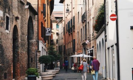 U kujdes si ta kishte baba, i moshuari italian i lë pasurinë shqiptares. I biri që e braktisi ia vjedh