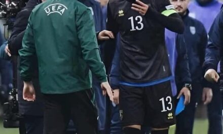 “Kosova është Shqipëri” – Halil Matoshi revoltohet me Rrahmanin: Hiqjani shiritin e kapitenit, deklaratë injorante