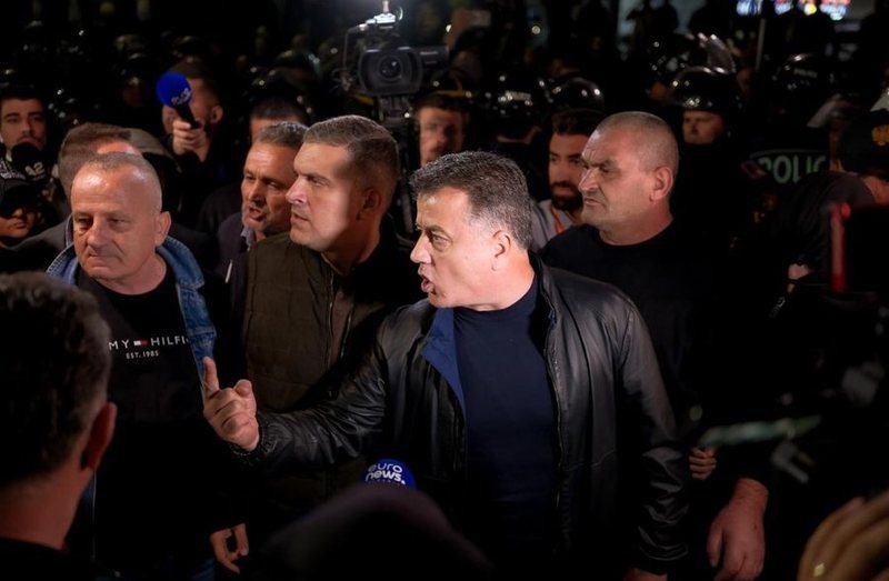 Protesta e dhunshme e opozitës/ Policia: Procedohen 15 deputetë të opozitës!