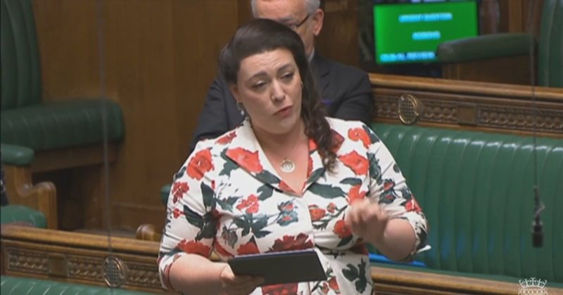 “Mohimi është vazhdimësi e vrasjeve”, deputetja britanike reagon ndaj deklaratave të Vuçiç