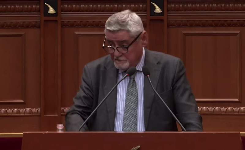 Dash Shehi propozon: Të 3-fishohet fondi për kompensimin e pronarëve dhe ish-të përdjekurve