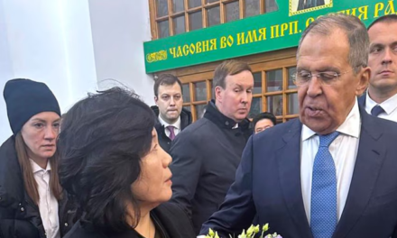 Çfarë po ‘kurdisin’? Ministrja e jashtme e Koresë së Veriut viziton Moskën