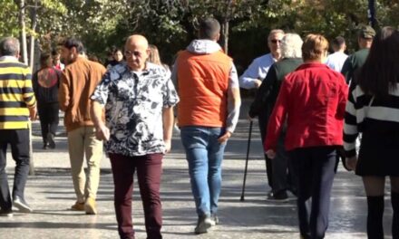 Regjistrimi i popullsisë në Shqipëri, 65% e meshkujve të moshës 25-34 vjeç në Tiranë janë beqarë