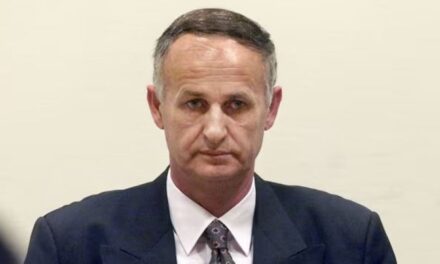 Gjenerali serb pranoi se ka nxitur masakrën e Srebrenicës, analiza e The Guardian: Pse rrëfimi u prit me skepticizëm nga të mbijetuarit dhe familjarët e viktimave