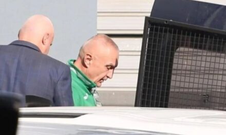 “Takimet me fëmijët, avokatin dhe…”, Meta heq dorë nga transferimi në burgun e Fierit, kërkon të qëndrojë tek “313”-a