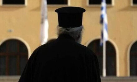 Ndodh në Greqi, një prift arrestohet për dhunë në familje