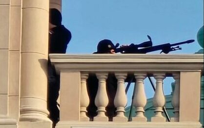 Deputeti serb publikon pamje: Vuçiç ka stacionuar snajperistët në çatinë e objektit të Kuvendit të Serbisë