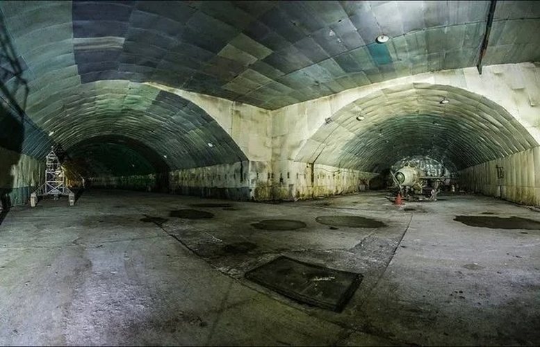 Tiktok-eri i huaj hyn në bazën ajrore të Gjadrit: Është e rrezikshme të hysh sepse ka roje, por mund të futesh fshehurazi