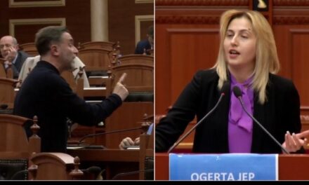 Zhupa shpërthen në ofendime ndaj Braçes: O kone, sa shumë m** të ha goja! PS braktis Parlamentin në shenjë proteste