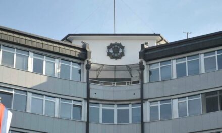 Raporti i Amnesty International: Zyrtarët serbë instaluan programe spiunazhi në telefonat e…