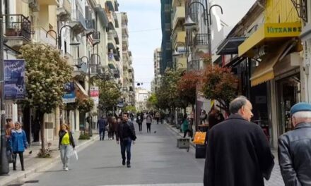 Bie numri i shqiptarëve me leje qëndrimi në Greqi