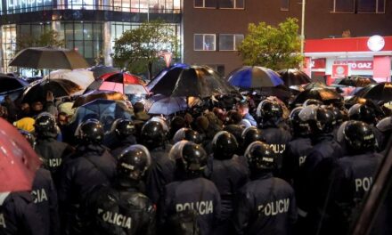 Ilir Meta reagon i ekzaltuar nga burgu për “mosbindjen civile”