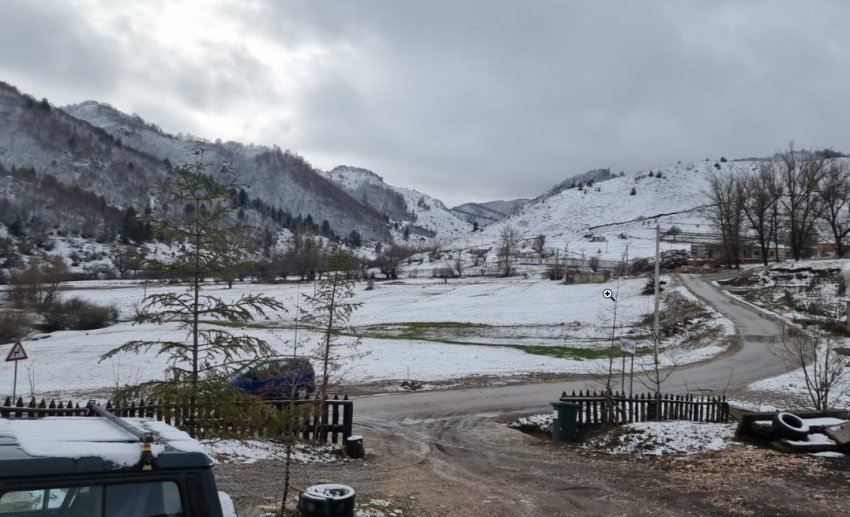 Reshje dëbore në zonat malore të juglindjes, ja çfarë paralajmërojnë meteorologët!