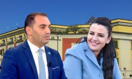 A ju furnizon me dokumente Belinda Balluku? Belind Këlliçi habit me përgjigjen e tij