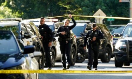 Tronditet Kalifornia/ Një person i armatosur në shkollën fillore, dy nxënës të plagosur