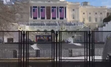 Betimi i Donald Trump, unazë “çeliku” në mbrojtje të tij dhe liderëve botëror