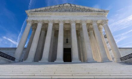 Gjykata e Lartë e SHBA refuzon kërkesën e Trump për të ndalur dhënien e dënimit ndaj tij