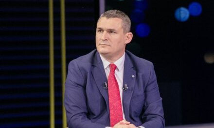 “Altin Dumani është SHBA në Shqipëri. Vetë Berisha e trajtoi si të pastrehë, i dha kredi”