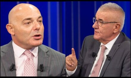 “Nuk jam legen unë” – Ylli Rakipi “përplaset” me Blendi Fevziun: Ti nuk thua dot të vërtetën, se nuk të lë Sandri