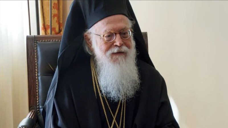 I shtruar në spital në Athinë prej 20 ditësh, ja si paraqitet gjendja shëndetësore e kryepeshkopit Anastas