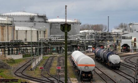 Ukraina bllokoi kalimin e gazit rus në Evropë, rriten çmimet e gazit