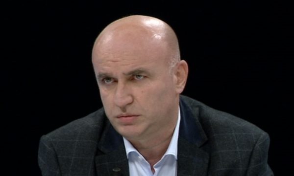 Viti që mund t’i japë fund tranzicionit politik në Shqipëri