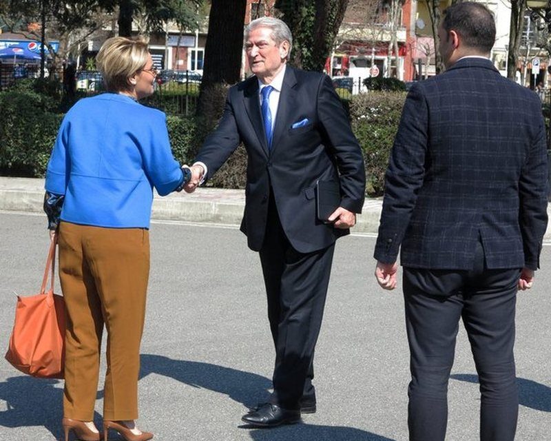 Një në SHBA, tjetri në Gjermani – Kryemadhi dhe Berisha nuk paraqiten në SPAK