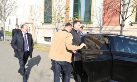 GJKKO lë në burg Erion Veliajn, ndryshon masa e sigurisë për Ajola Xoxën