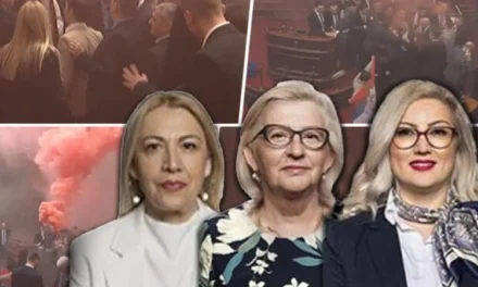 Kaosi në Parlamentin serb, plagosen 3 deputete, njëra 8 muajshe shtatzënë
