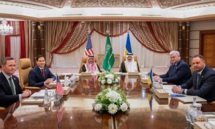 SHBA dhe Ukraina fillojnë takimin në Arabinë Saudite për t’i dhënë fund luftës së nisur nga Rusia
