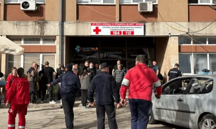 Tragjedia me 59 viktima në Koçan: 20 pacientë të tjerë shtrohen në spital, mes tyre edhe tre zjarrfikës