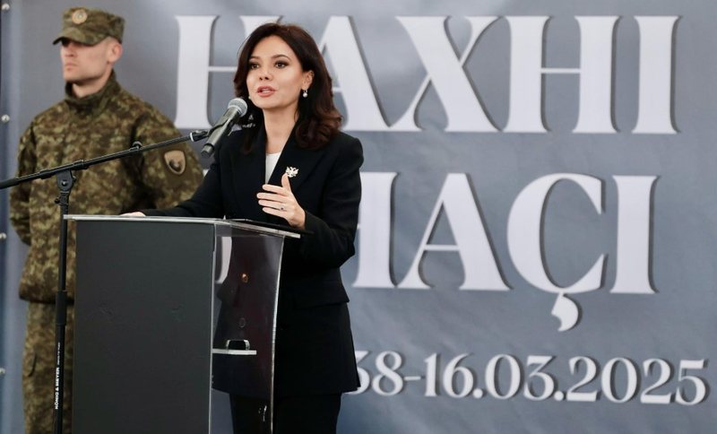 VIDEO/ Spiropali në homazhet për babanë e Thaçit: Të kam sjellë një dorë dhe’ nga Shqipëria! Në mungesë të Hashimit do të të përcjellim ne