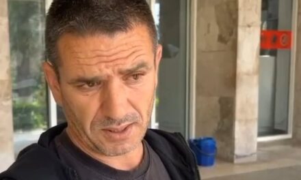 Flet babai i 17-vjeçarit të plagosur në Sarandë: Djali më gënjeu dhe mua dhe policinë, e qëlluan me thikë dhe i bënin presion